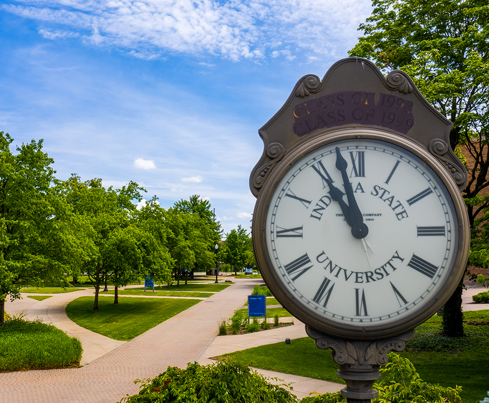 Alumni Clock. 